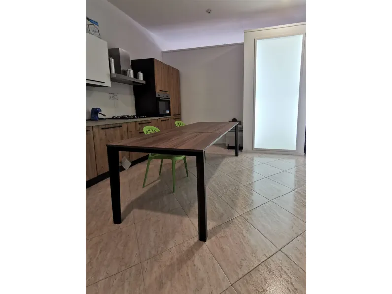 Tavolo Prisma Ingenia in laminato Allungabile