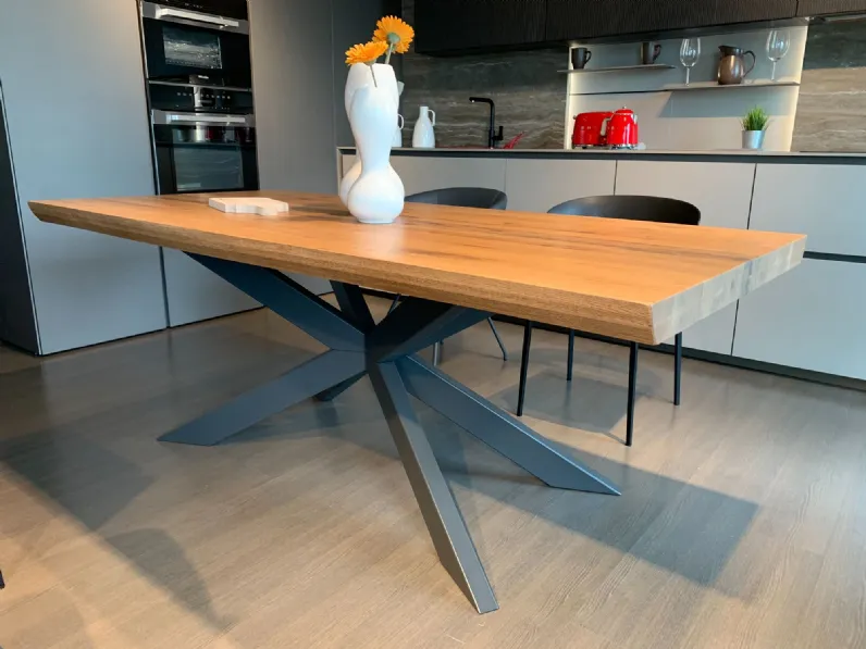 Tavolo rettangolare in legno Master di Devina nais in Offerta Outlet 