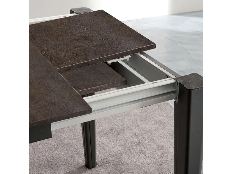 Tavolo con piano in legno rettangolare di Easyline a PREZZO OUTLET 