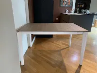 Tavolo rettangolare in legno Pentagon di Connubia in Offerta Outlet 