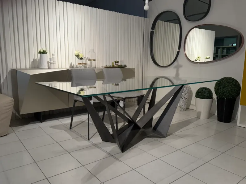 Tavolo in offerta outlet modello Skorpio di Cattelan italia 