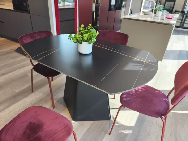 Tavolo in offerta outlet modello Tay 135 di Target point 
