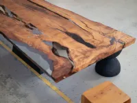 Tavolo sagomato in legno Kauri di Riva 1920 in Offerta Outlet