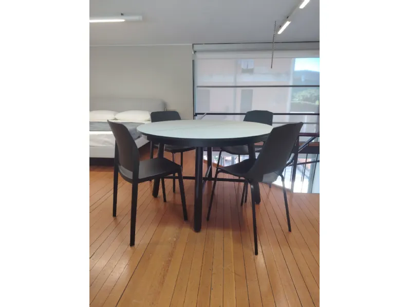 Tavolo in laminato rotondo Combo tondo Pointhouse in offerta outlet