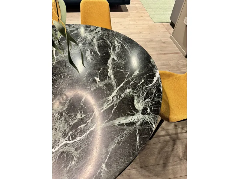 Tavolo Clessidra Midj in marmo Fisso scontato 40%