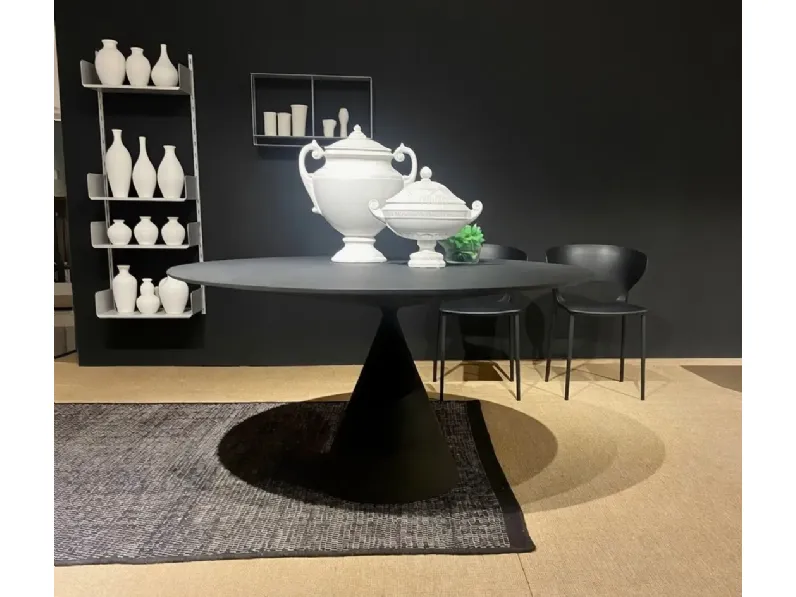 Tavolo in altri materiali rotondo Clay Desalto in offerta outlet