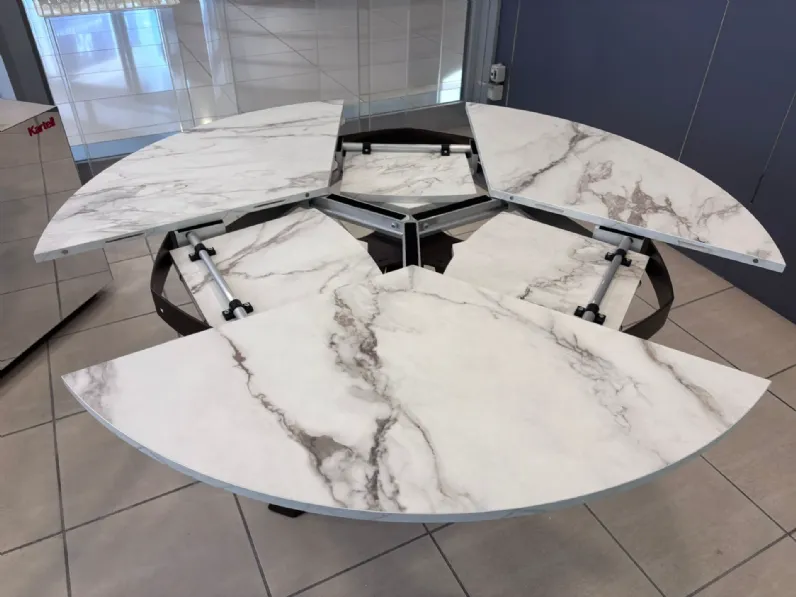 Tavolo in offerta outlet modello Genius di Colico 