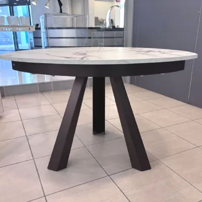 Tavolo in offerta outlet modello Genius di Colico 