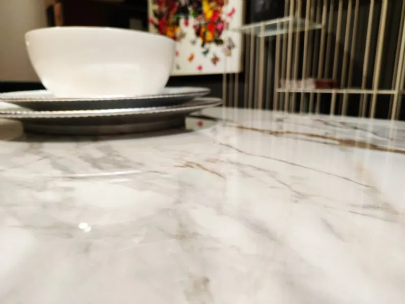 Tavolo in offerta outlet modello Calla di Calligaris 