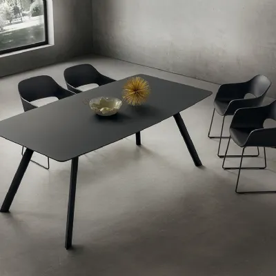 Tavolo sagomato in laminato Nicola La primavera in Offerta Outlet