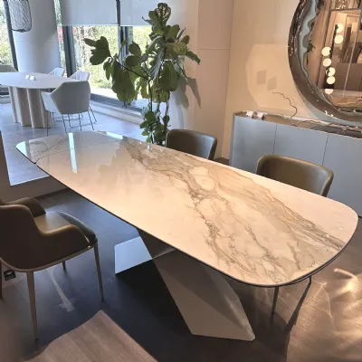 Tavolo sagomato in ceramica Tyron keramik drive di Cattelan italia in Offerta Outlet