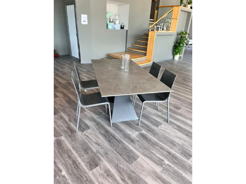 Scopri il Tavolo Sintesi Altacom in ceramica! Allungabile, scontato del 50%. Acquistalo ora!