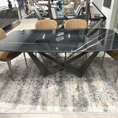 Tavolo Skorpio di Cattelan italia scontato del 45%
