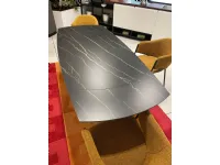 Tavolo ovale in ceramica Kyoto di Stones in Offerta Outlet