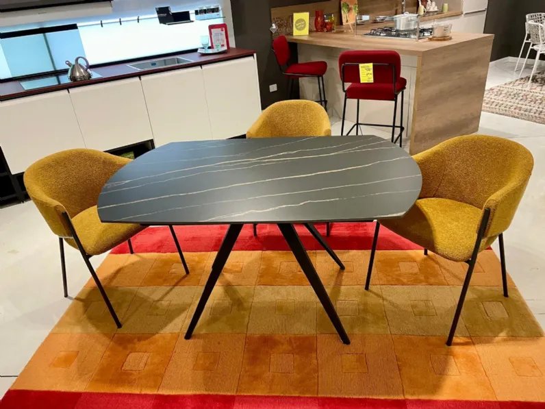 Tavolo ovale in ceramica Kyoto di Stones in Offerta Outlet