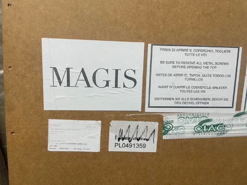Tavolo fisso Tavolo in marmo  marquinia mila'  Magis a soli 1473 Euro