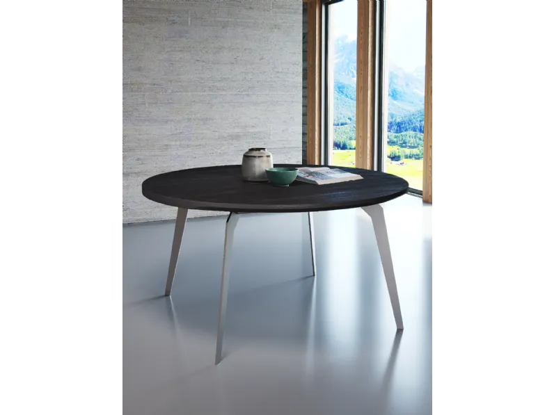 Tavolo Tavolo rotondo gamba in metallo  di Artigianale scontato del 25%