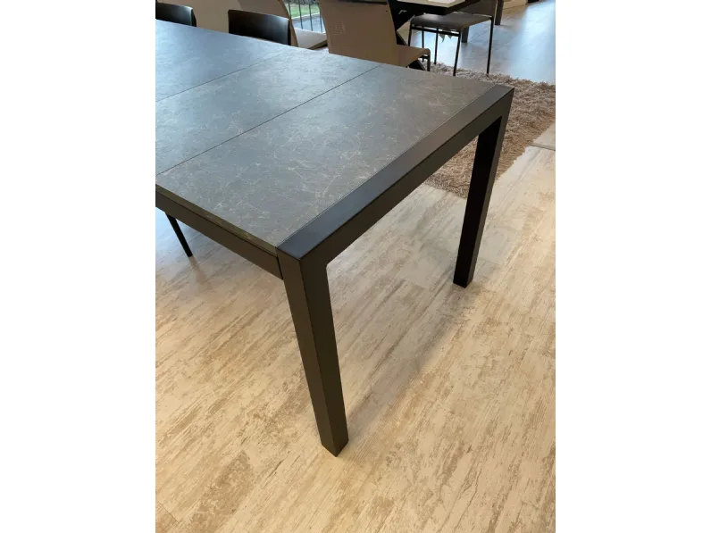 Tavolo allungabile Scavolini Quadrifoglio. 150x90. A soli 1290€. Perfetta per progetti di architettura.