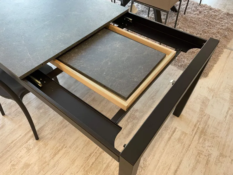 Tavolo allungabile Scavolini Quadrifoglio. 150x90. A soli 1290€. Perfetta per progetti di architettura.