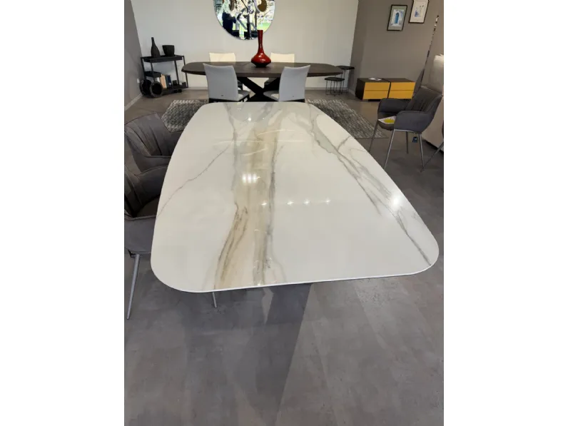 Tavolo in ceramica sagomato Tavolo skorpio keramik Cattelan italia a prezzo ribassato