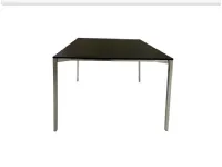 Tavolo Magis Table_One scontato 65%. Gambe lucide, 100x159 cm.