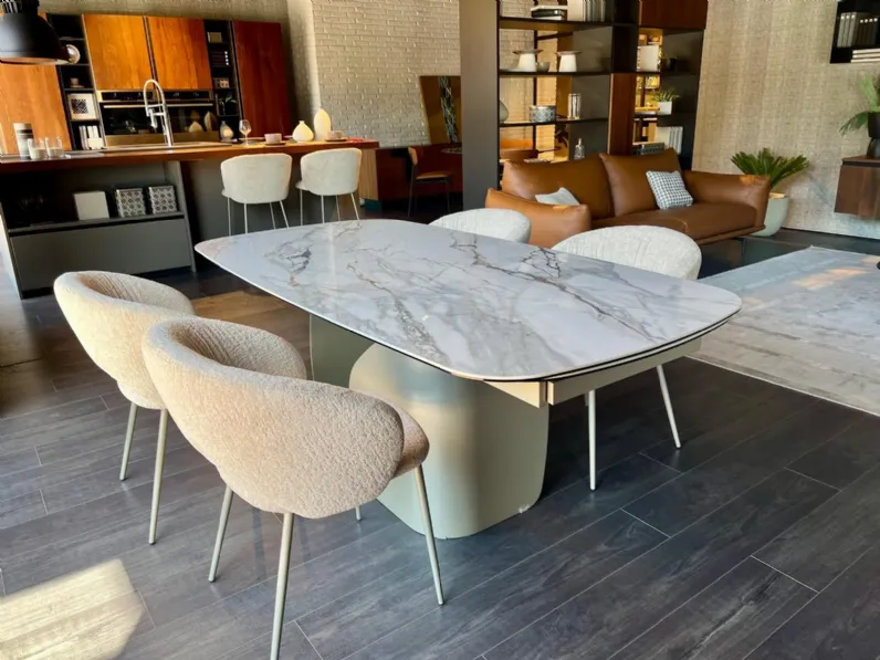 Tavolo sagomato Twins di Calligaris a prezzo riservato 