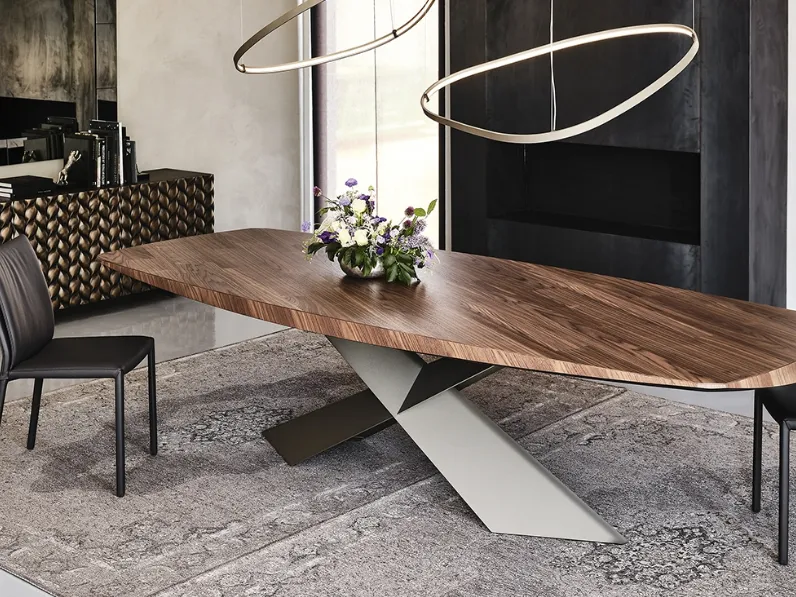 Tavolo Tyron Wood di Cattelan Italia in legno fisso.