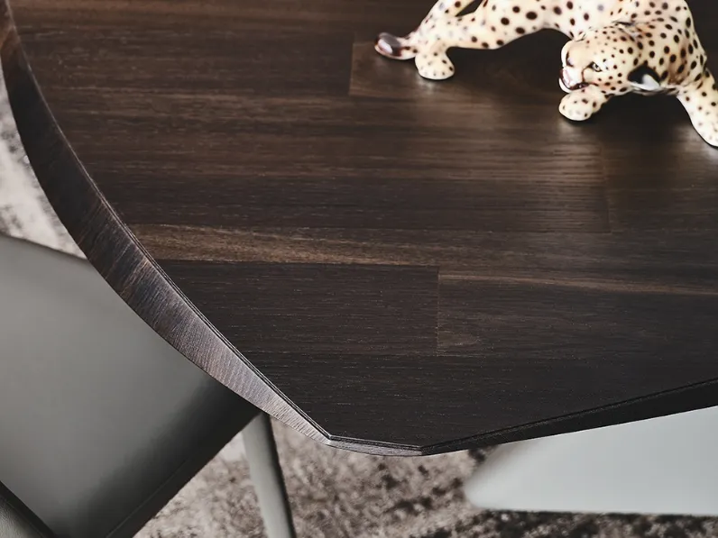 Tavolo Tyron Wood di Cattelan Italia in legno fisso.