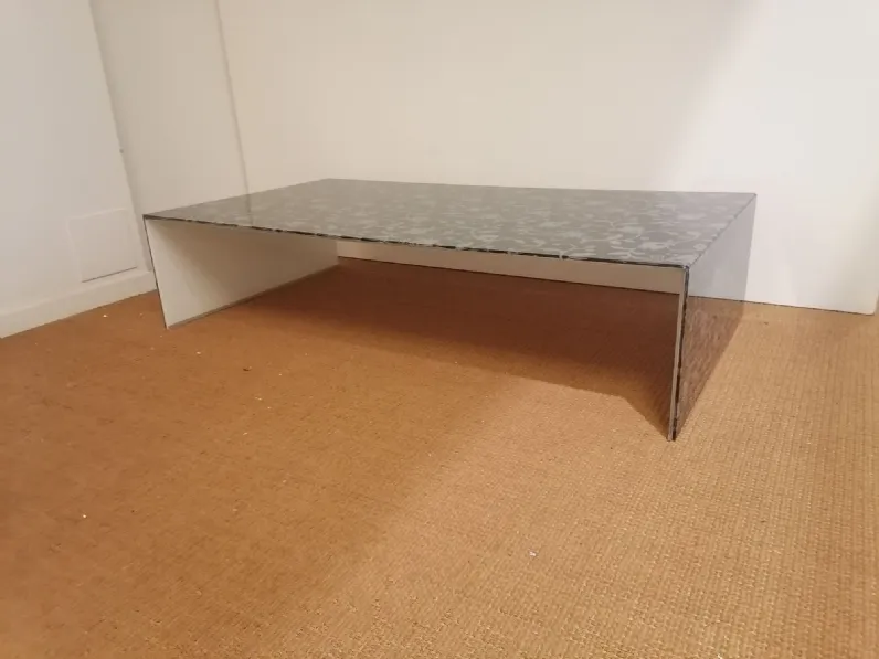 Prezzi ribassati per il tavolino design Bridge di Glas italia