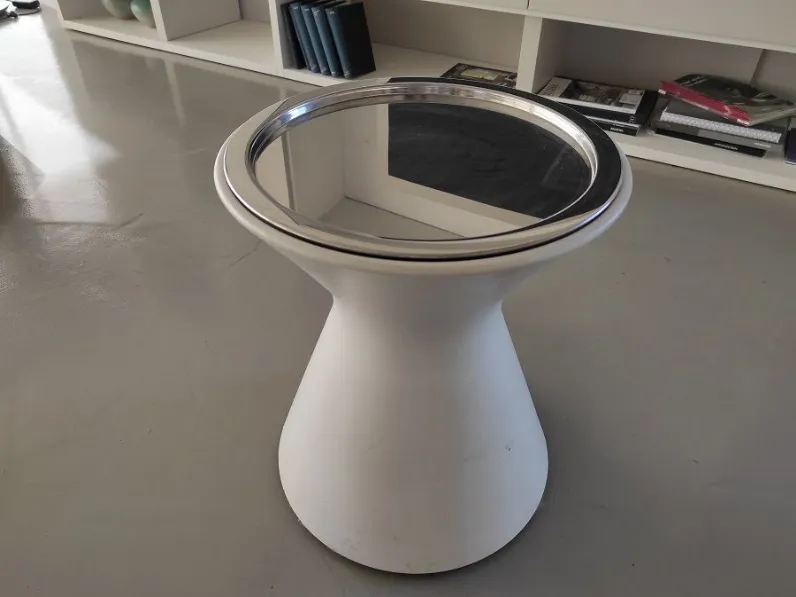 Prezzi ribassati per il tavolino design Buddy  di Molteni & c