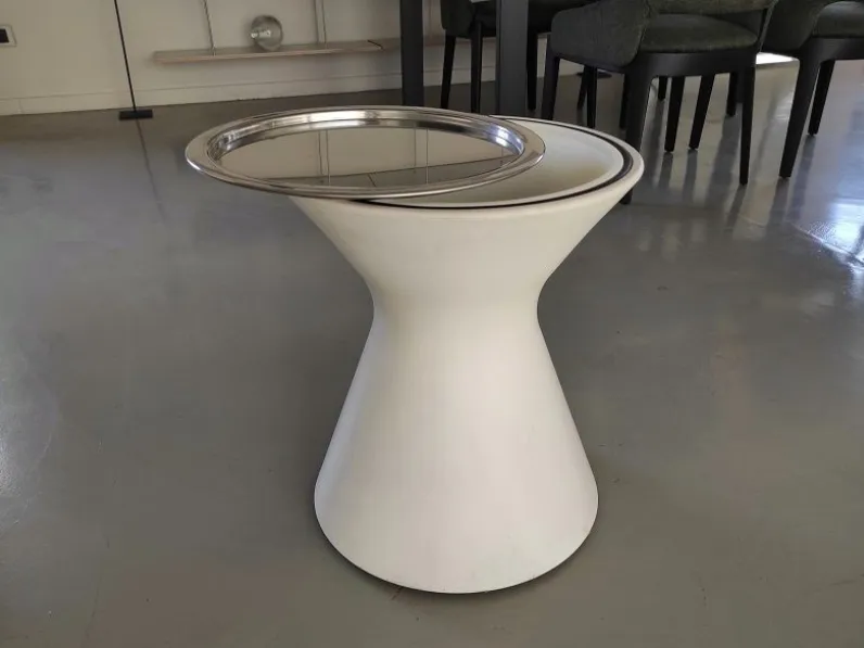 Prezzi ribassati per il tavolino design Buddy  di Molteni & c