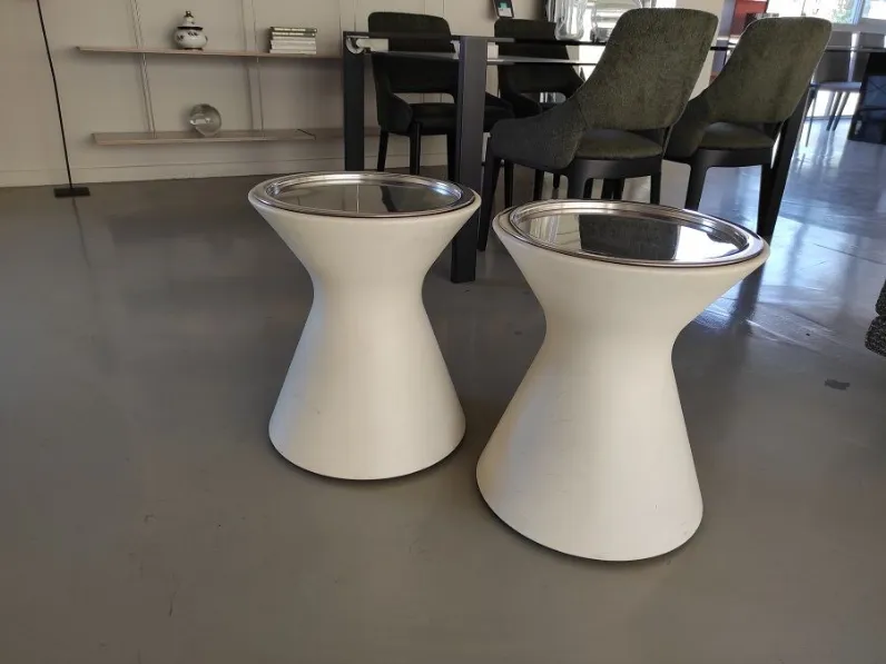 Prezzi ribassati per il tavolino design Buddy  di Molteni & c