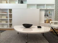 Prezzi ribassati per il tavolino design Petalo di Zanotta