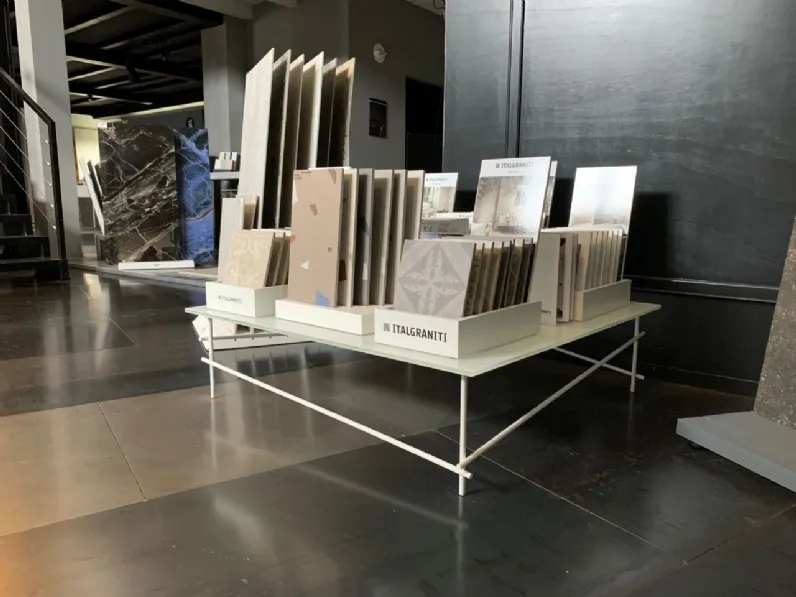 Prezzi ribassati per il tavolino design Shanghai tip di Moroso