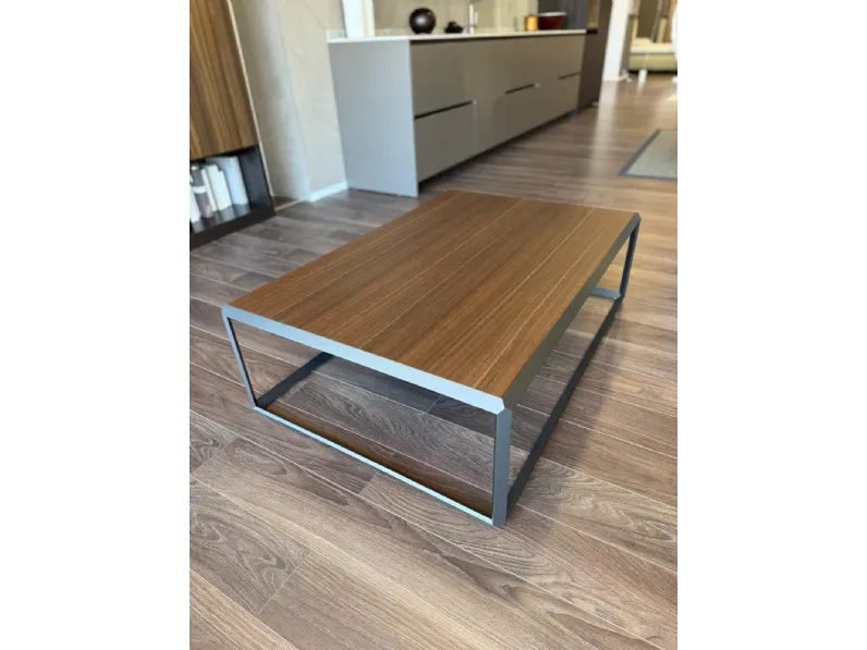 Prezzi ribassati per il tavolino design 45° di Molteni & c