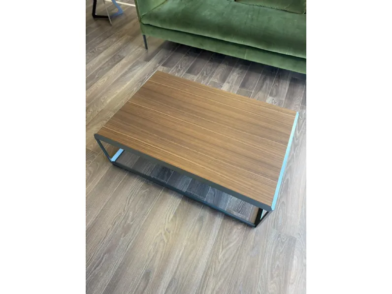 Prezzi ribassati per il tavolino design 45° di Molteni & c