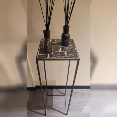 Tavolino design Narciso di Cantori a prezzo scontato
