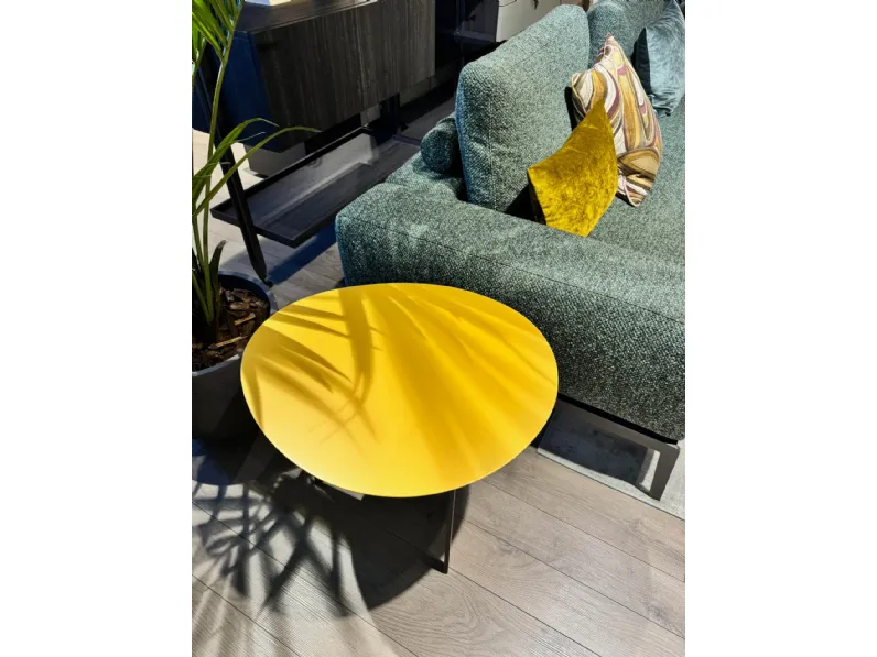 Prezzi ribassati per il tavolino design Flowers di Lema