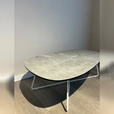 Prezzi ribassati per il tavolino design Ciop di Connubia 