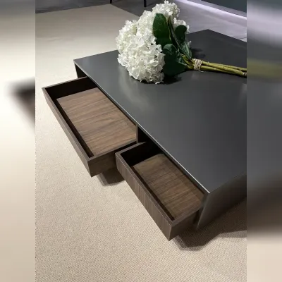 Prezzi ribassati per il tavolino design Seven di Novamobili