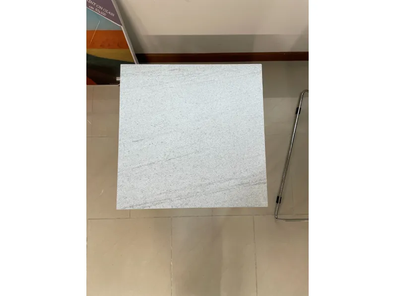 Tavolino design Square di Artigianale a prezzo scontato