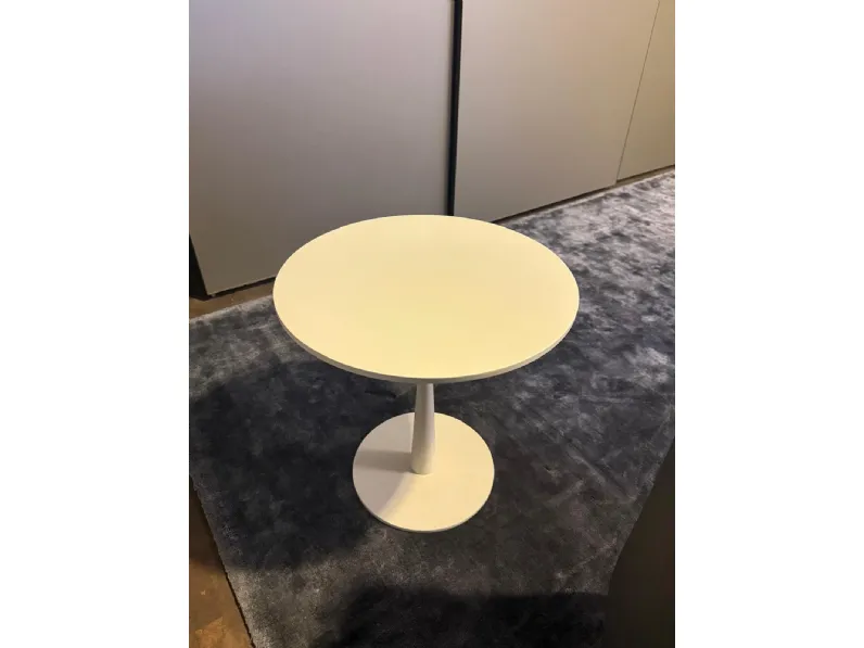 Tavolino flute dell'azienda Poliform con forte sconto - 40%