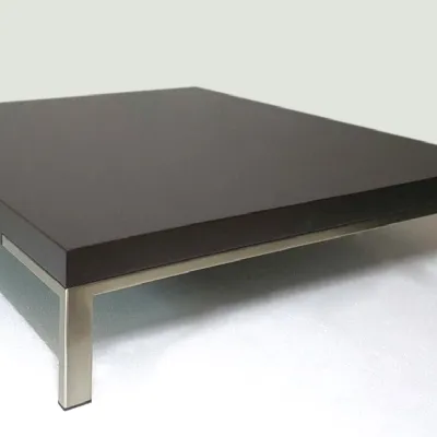 Prezzi ribassati per il tavolino design Tavolino romeo marrone 92x92x22 di emaf progetti per zanotta di Zanotta 