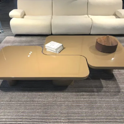 Tavolino moderno modello Ernest di Poliform scontato 