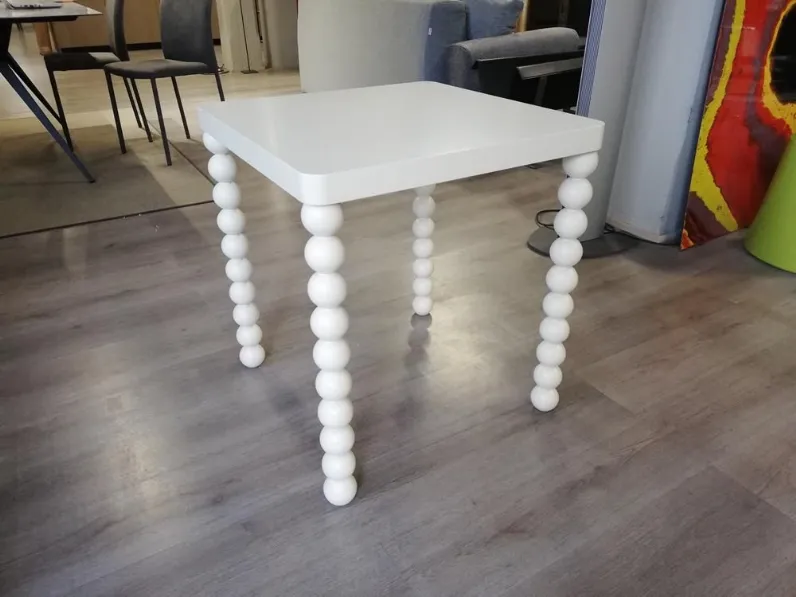 Tavolino Gambe intarsiate dell'azienda Flou con forte sconto