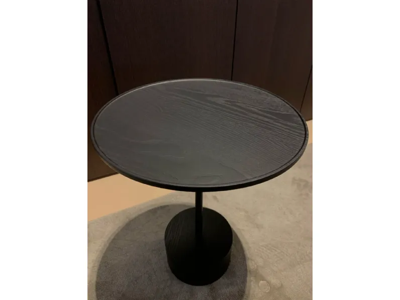 Tavolino modello 9 di Cassina a prezzo ribassato