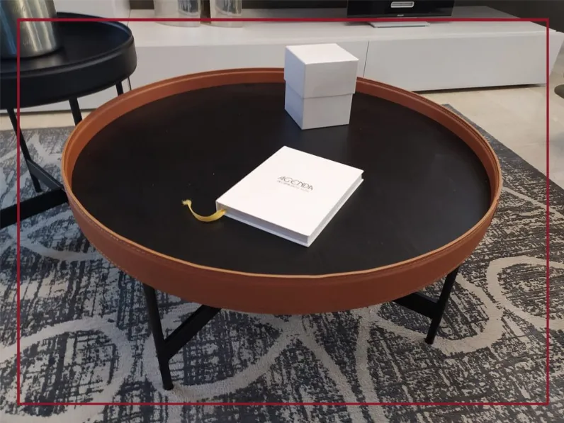 Prezzi ribassati per il tavolino design Arena di Calligaris 