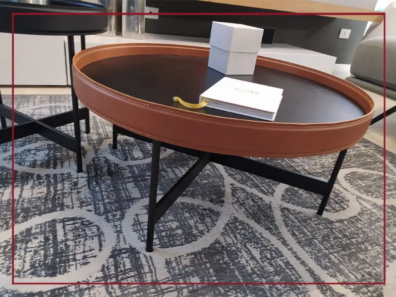 Prezzi ribassati per il tavolino design Arena di Calligaris 