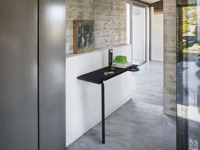 Tavolino in stile design modello Pipelines di Mogg con sconti imperdibili 