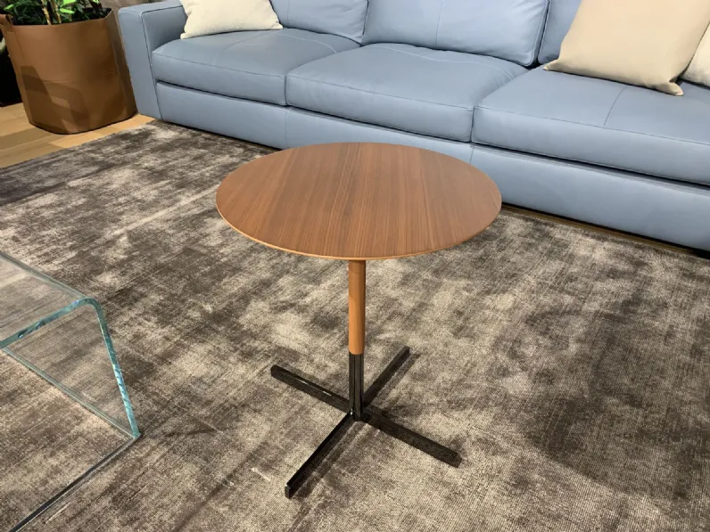Tavolino in stile moderno modello Bob di Poltrona frau con sconti imperdibili 